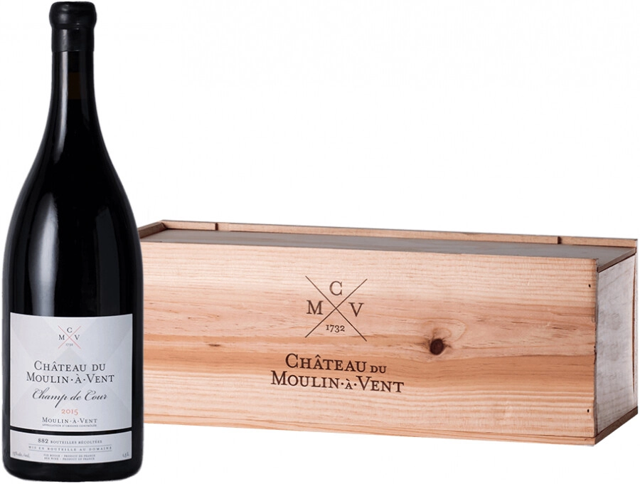 Шато дю Мулен-а-Ван Шам де Кур 2015 1.5 л в п/у (Chateau du Moulin-a-Vent Moulin-a-Vent Champ de Cour 2015 1.5л in g/b)