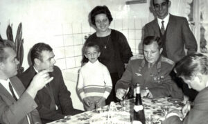 КИР, ХРУЩЕВ И ГАГАРИН КИР, ХРУЩЕВ И ГАГАРИН